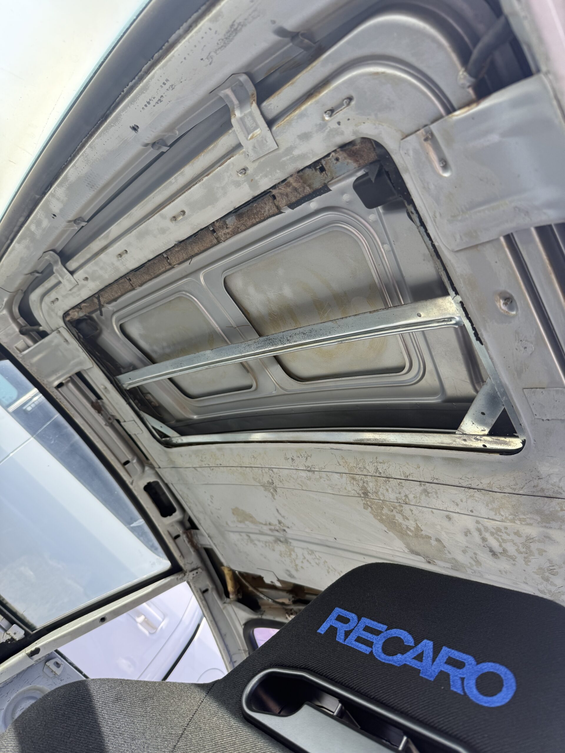 Dry Ice Blasting a 1980 Porsche 911 Safari Build: Removing Adhesives & Deep Cleaning